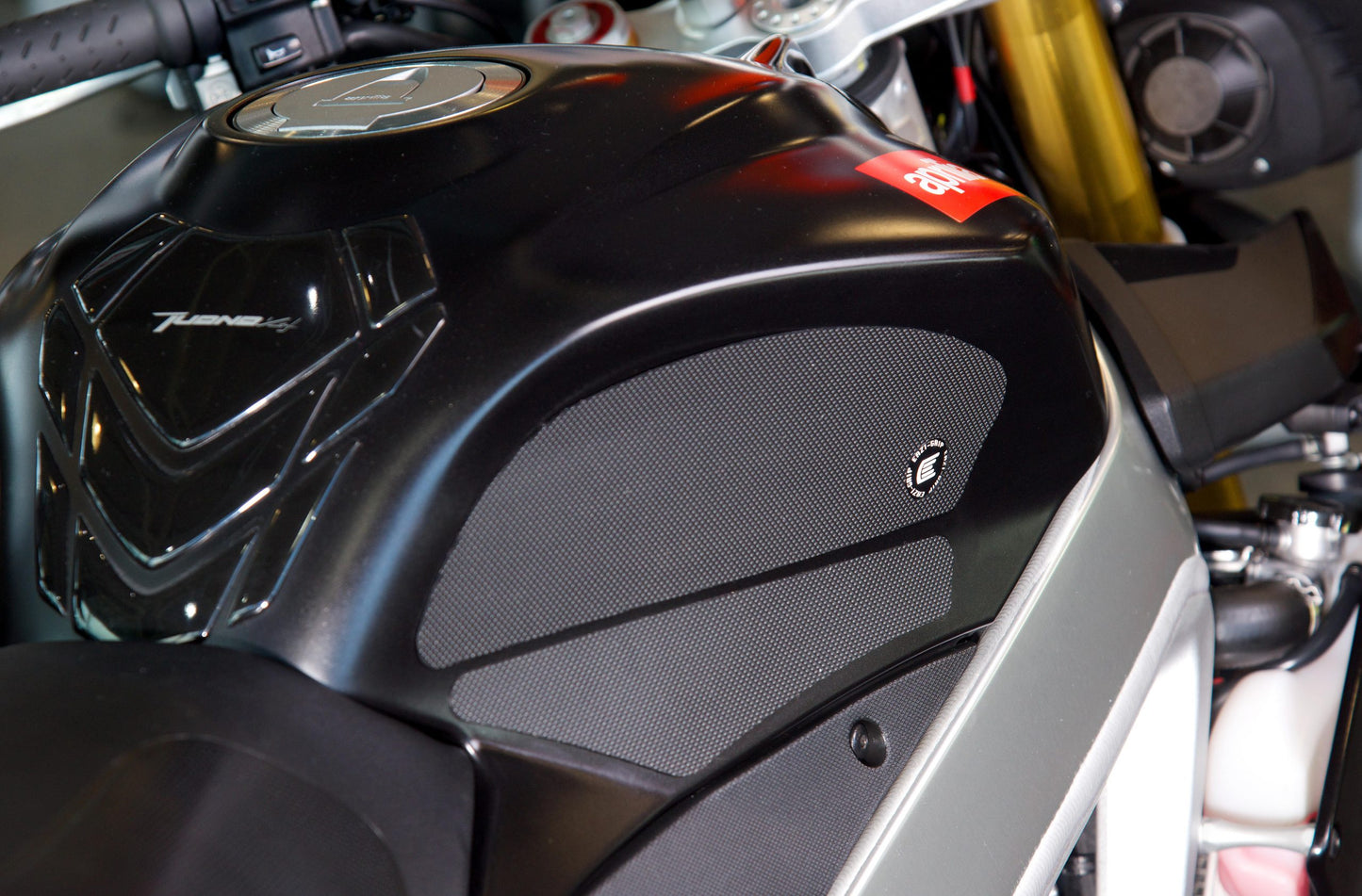 Eazi-Grip EVO Tank Grips Black for Aprilia RSV4 2008-2020