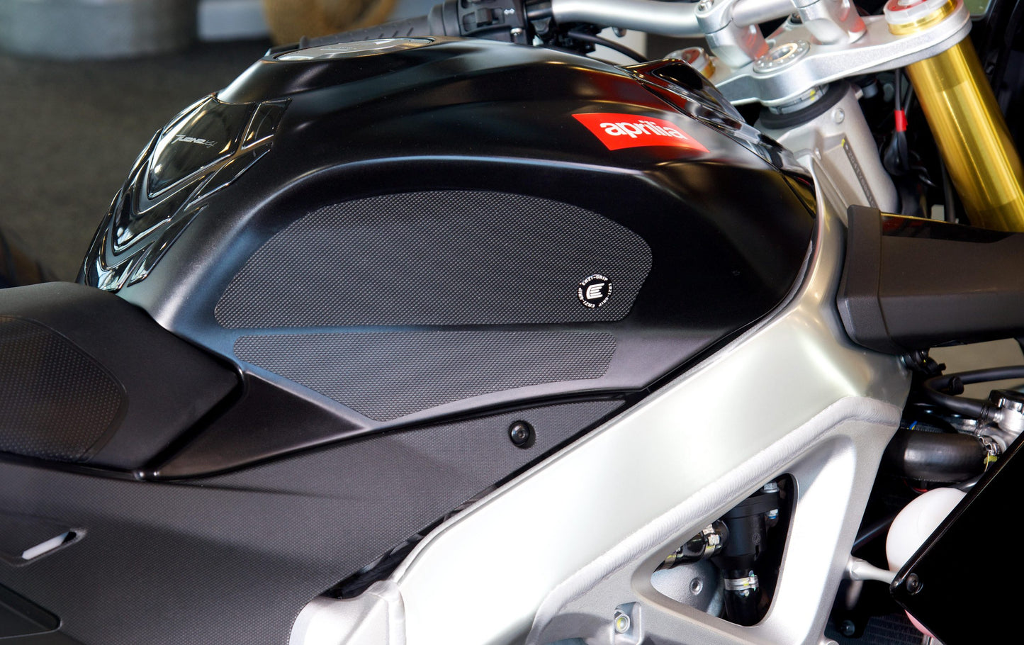 Eazi-Grip EVO Tank Grips Black for Aprilia RSV4 2008-2020
