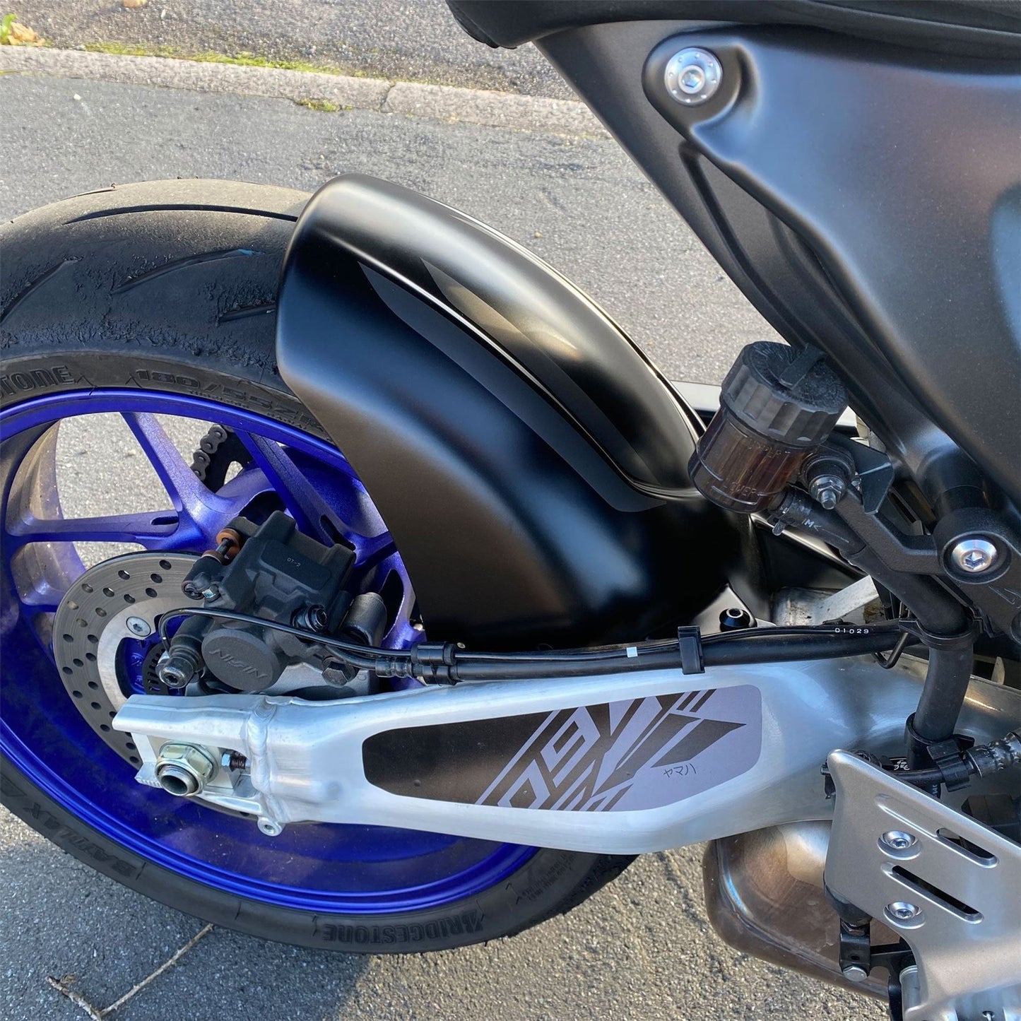 Pyramid Hugger Tech Black for Yamaha MT-09 2021-