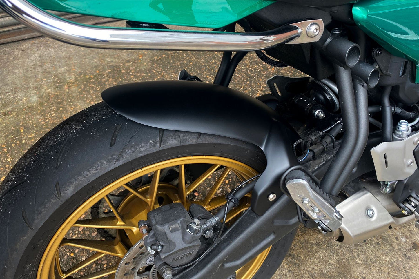 Pyramid Hugger Candy Emerald Green for Kawasaki Z 650 RS 2021 onward