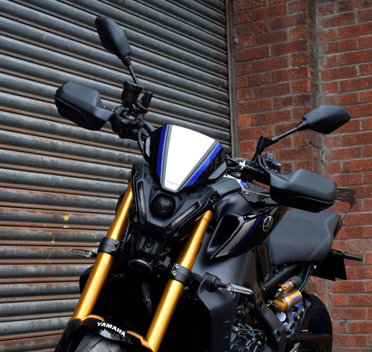 Pyramid Handguards Matte Black for Yamaha MT09 / SP 2021 onward