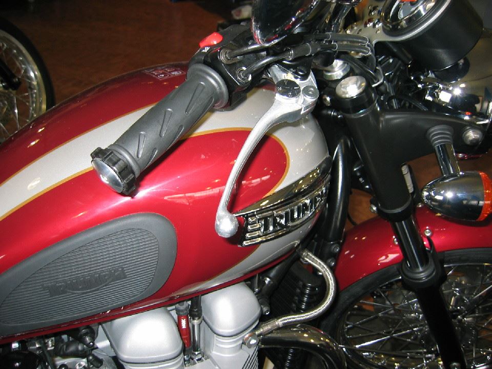 Kaoko Cruise Control Throttle Lock Stabiliser Black for Bonneville America 02-08