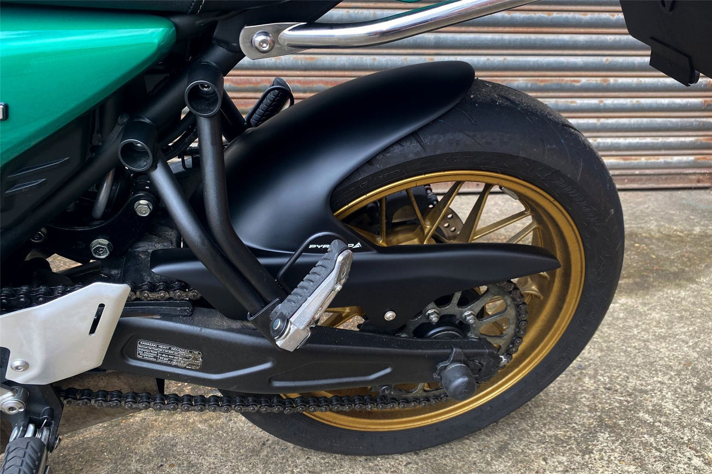 Pyramid Hugger Candy Diamond Brown for Kawasaki Z 650 RS 2021 onward