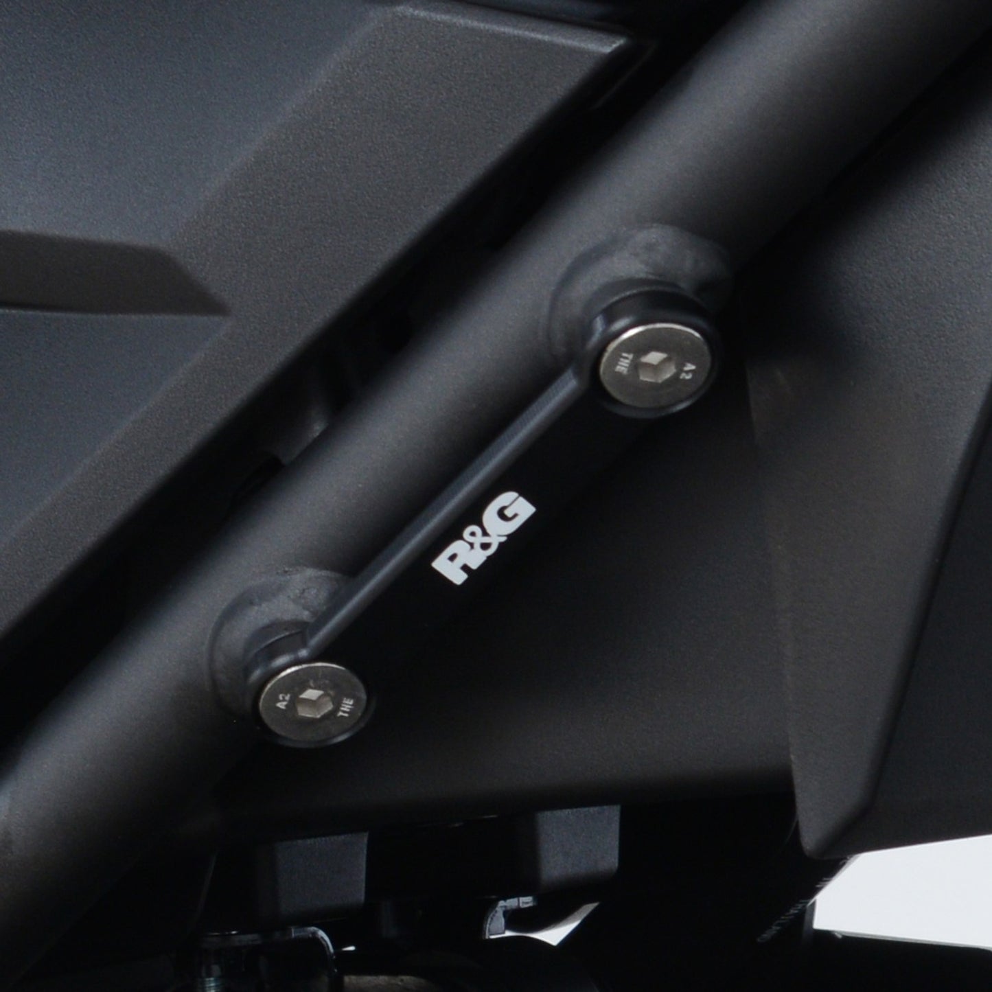 R&G Rear Footrest Blanking Plate Single for Kawasaki Ninja 250 400 18- Z250 400 19-