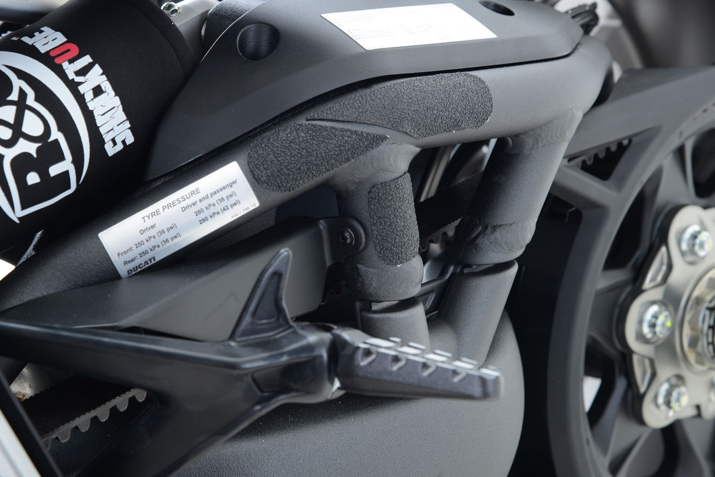 R&G Boot Guards Black Ducati XDiavel 2016-2020 / XDiavel S 2016-2022 / Diavel 1260S 2021