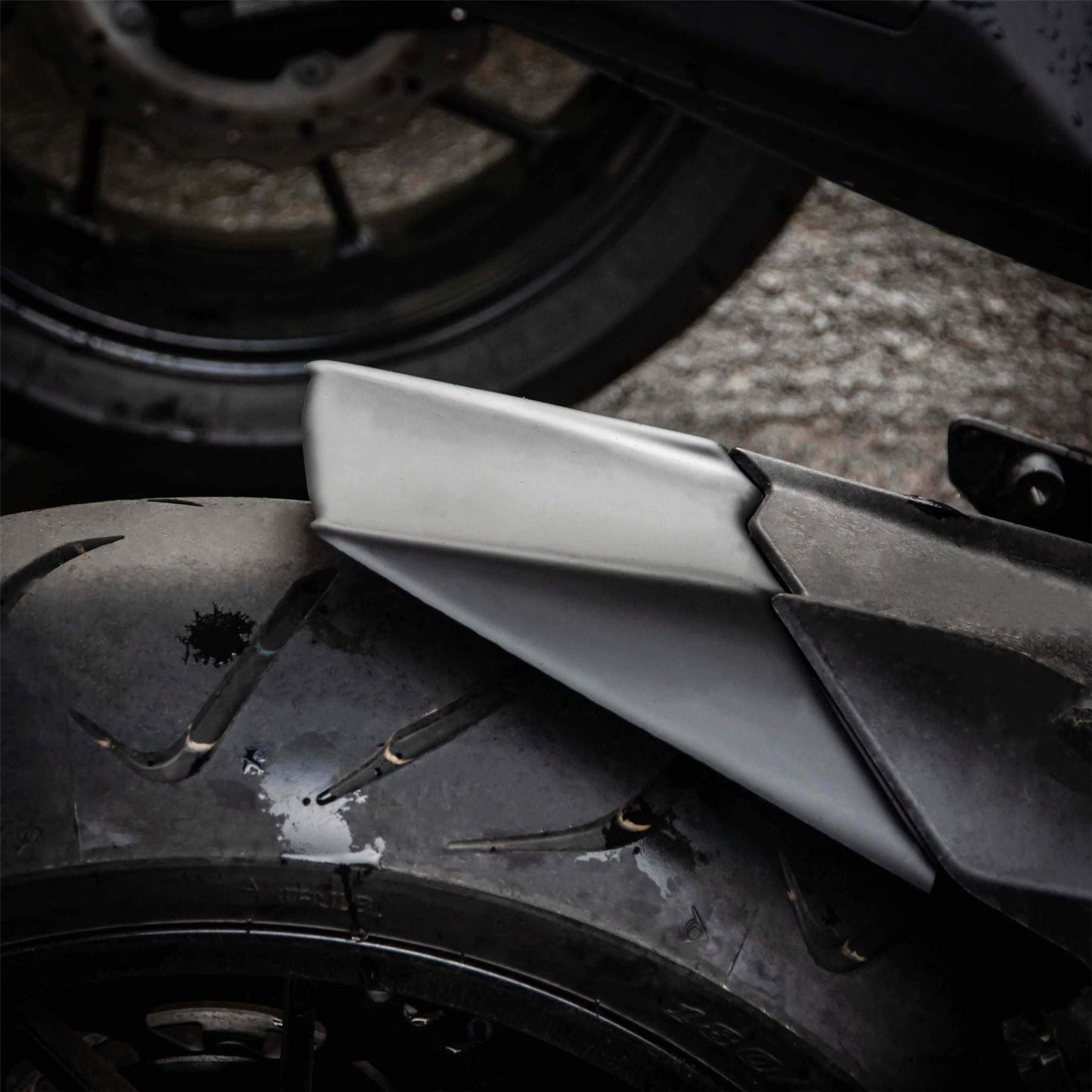 Pyramid Hugger Extension Carbon Fibre for Yamaha Tracer 900 / GT 2018-2020