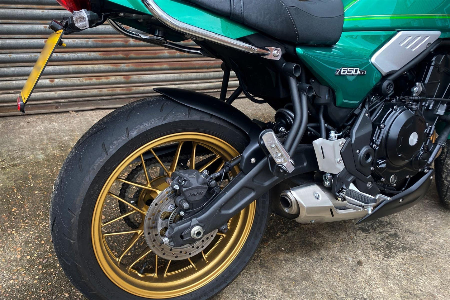 Pyramid Hugger Matte Black for Kawasaki Z650 / Ninja 650 2017 onward / Z650RS 2021 onward