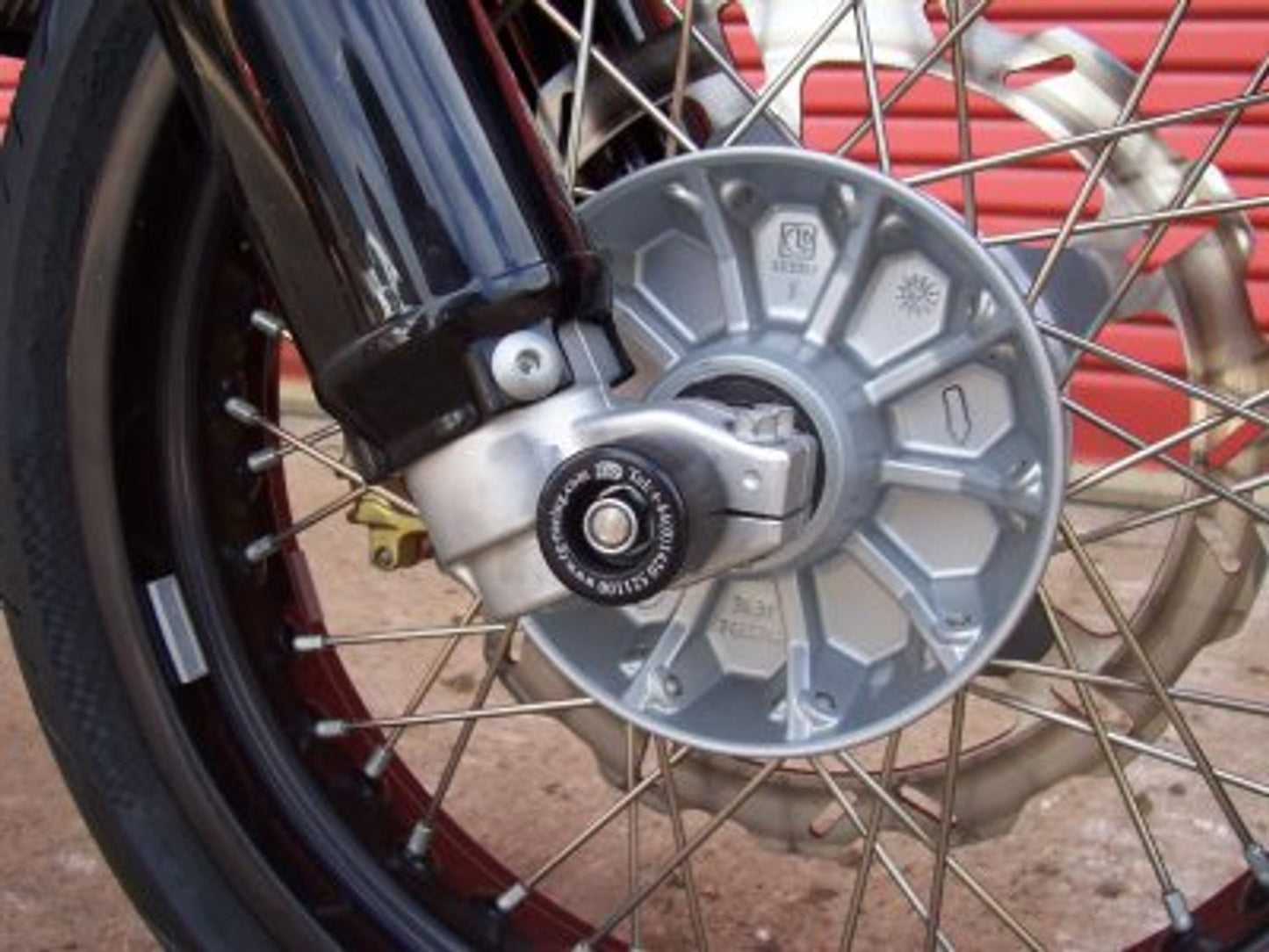 R&G Fork Protectors Black Bobbins for BMW R1200 HP2 2006 onward