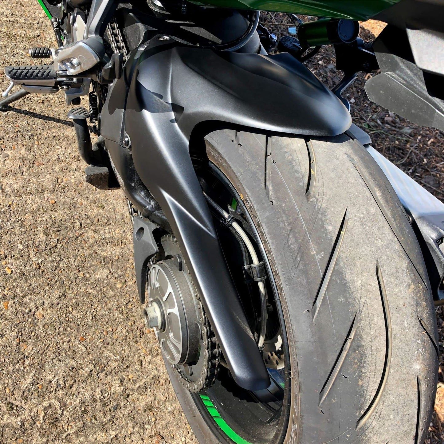 Pyramid Hugger Matte Black for Kawasaki Ninja H2 SX 2018 - 2022