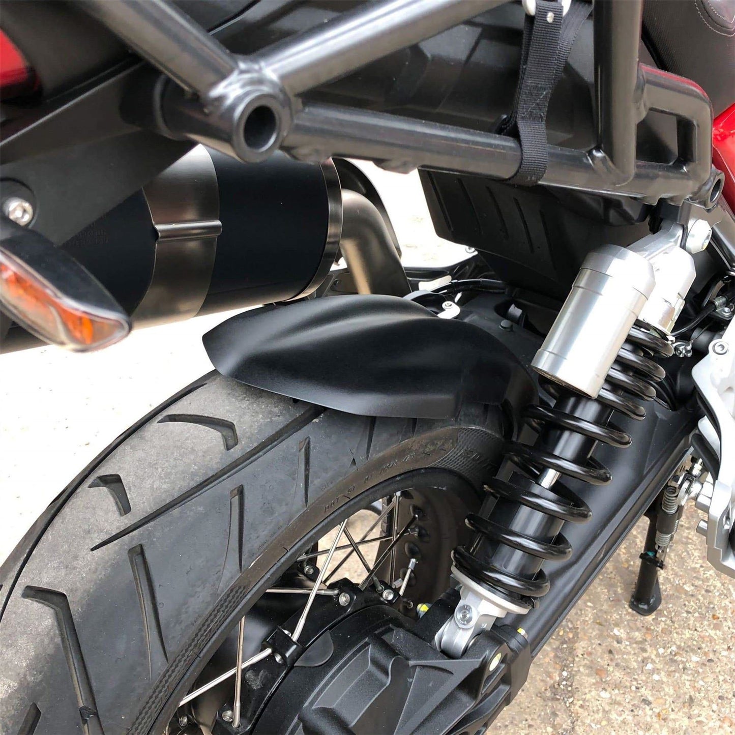 Pyramid Hugger Gloss Black for Moto Guzzi V85 TT 2019 onward