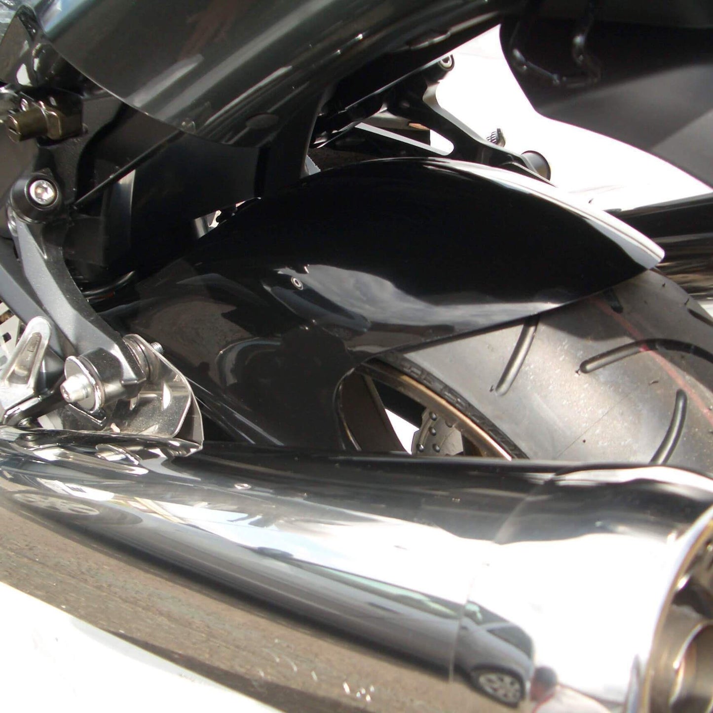 Pyramid Hugger Gloss Black for Kawasaki ZZR 1400 2006 onward