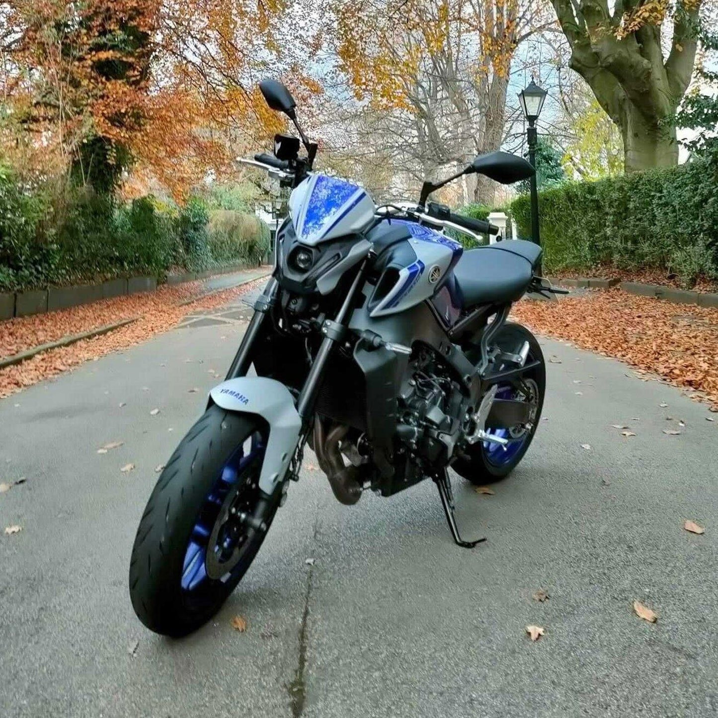 Pyramid Fly Screen Icon Blue Colours for Yamaha MT-09 2021-2023