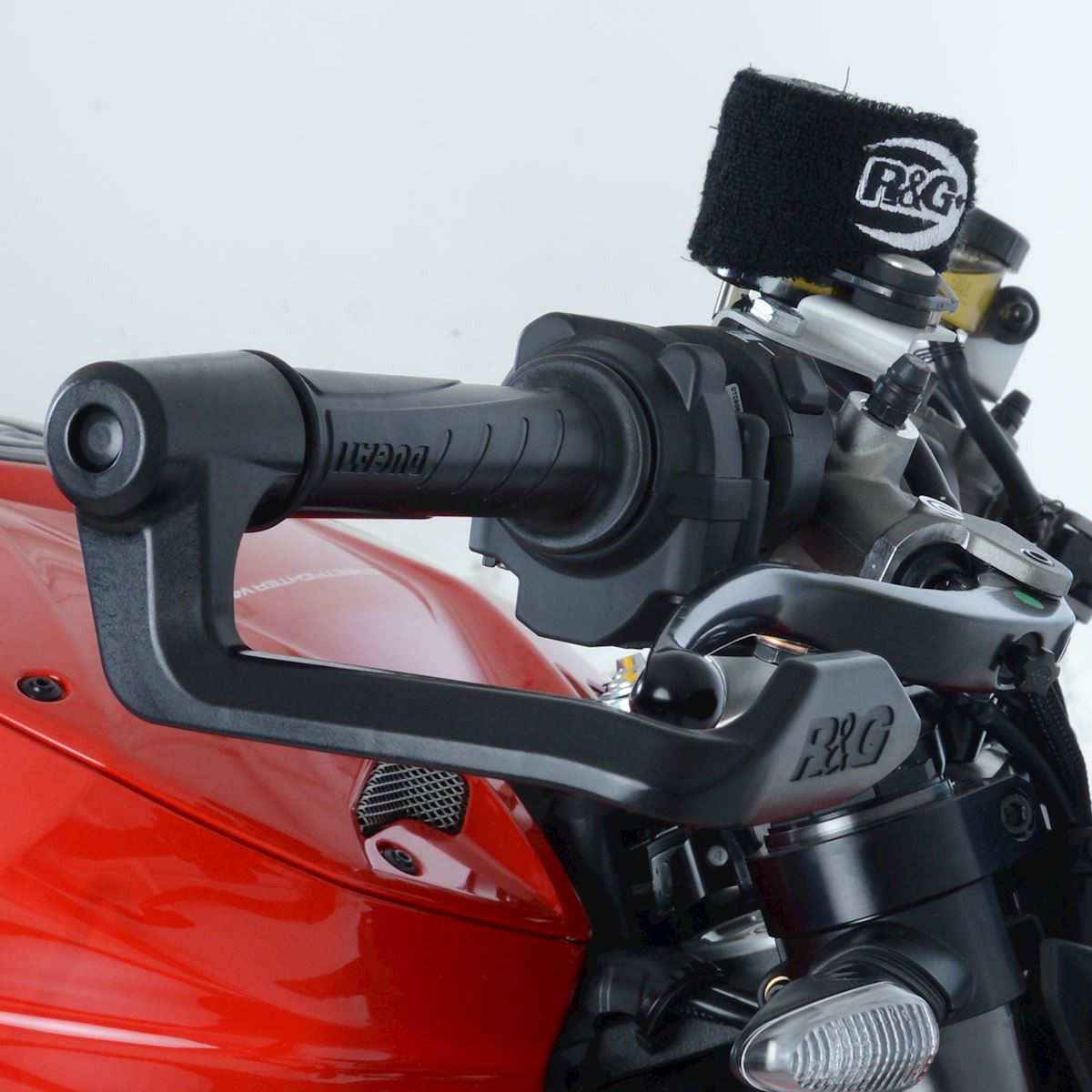 R&G Brake Lever Guard for Honda CBR250RR 17- / CB300R 18- / CBR500R 19- / CB500F 19- / CB650R 19- / CBR650R 19- / CB500X 19- / CB400X 19-