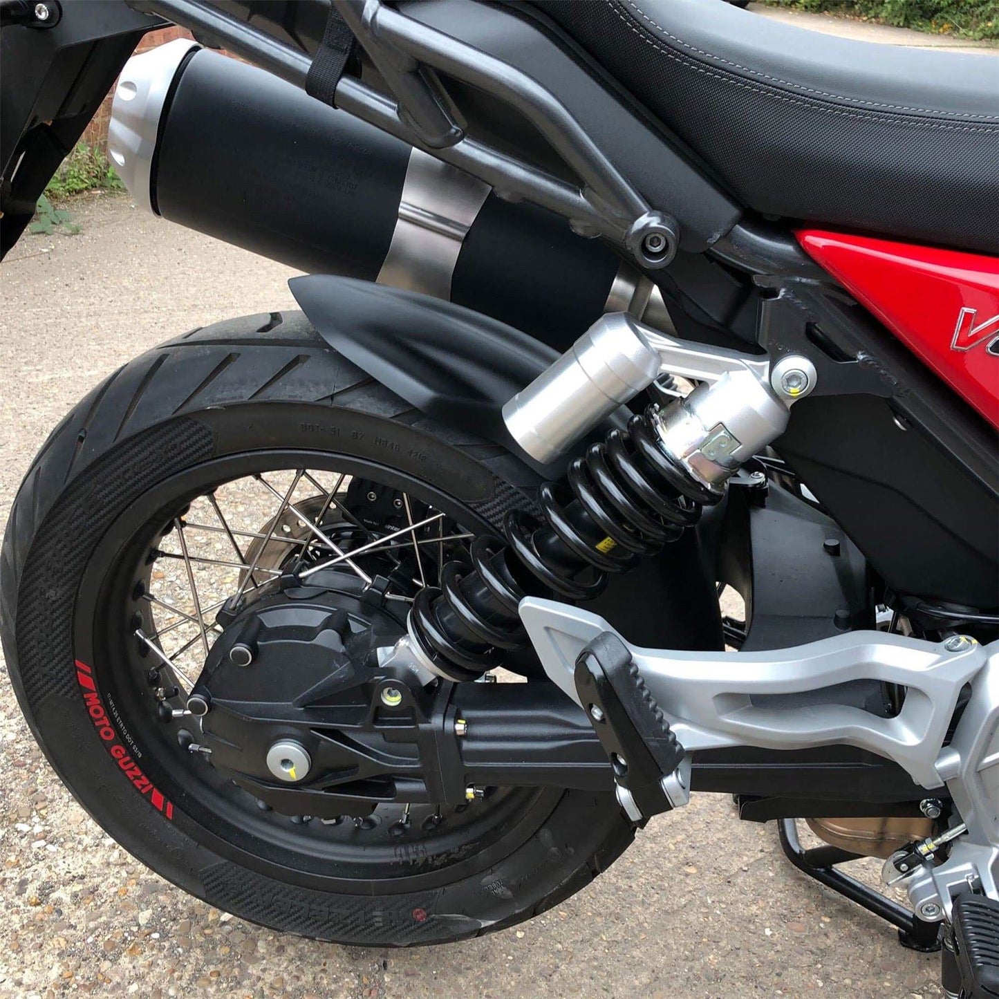 Pyramid Hugger Matte Black for Moto Guzzi V85 TT 2019 onward